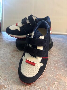Jacadi Paris Sneaker blue & white trim red boys size 28 ( 10 C) made in Portugal